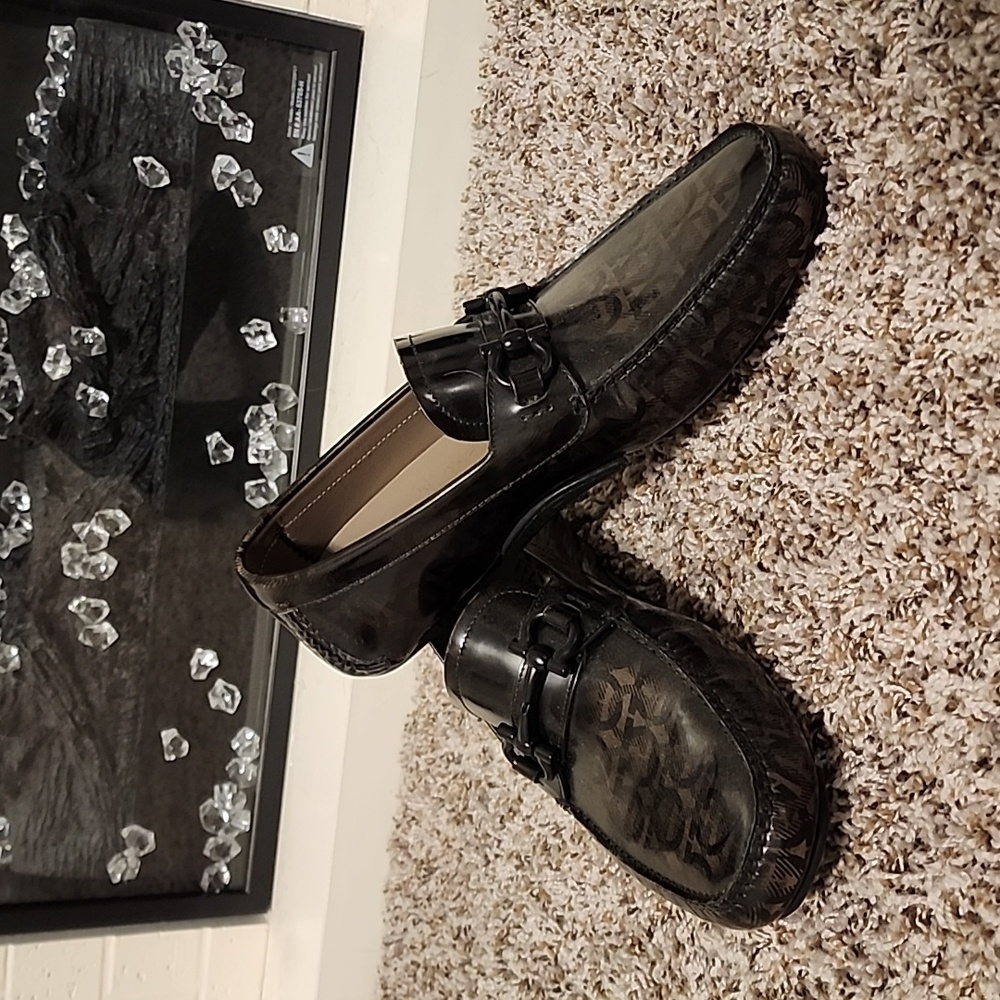 Dress shoes